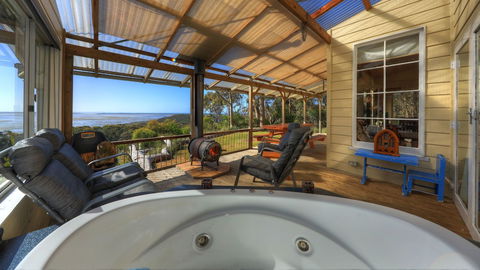 Island View Spa Cottage - Sunshine Coast Guide 6