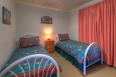 Sommers Bay Beach House - Sunshine Coast Guide 2