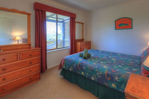 Sommers Bay Beach House - Sunshine Coast Guide 4