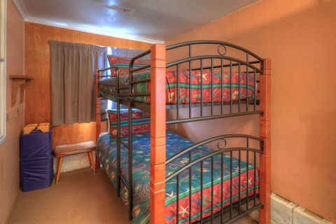 Sommers Bay Beach House - Sunshine Coast Guide 5