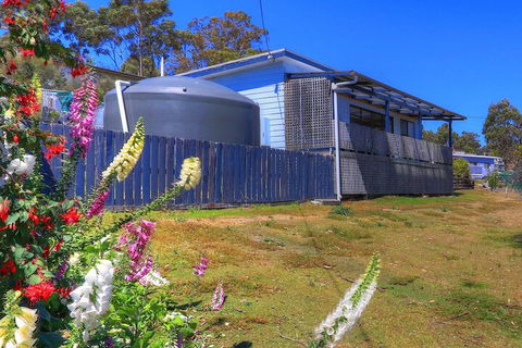 Sommers Bay Beach House - Sunshine Coast Guide 1