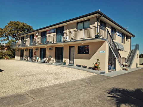 Toukley Motel - Sunshine Coast Guide 3