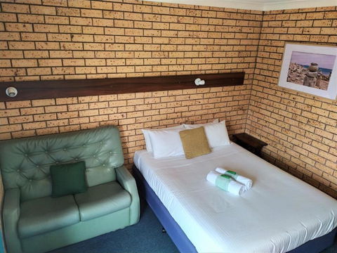 Toukley Motel - Sunshine Coast Guide 6