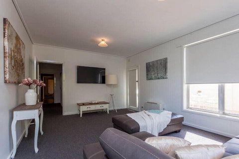 Twelve Errard - Sunshine Coast Guide 3