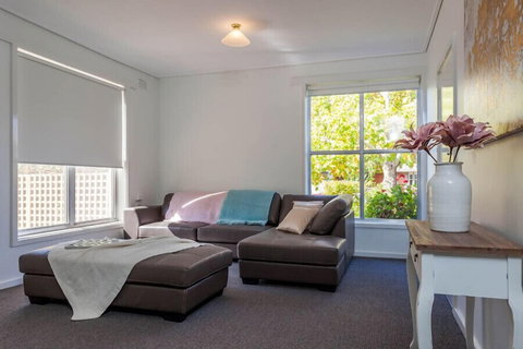 Twelve Errard - Sunshine Coast Guide 1