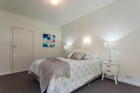 Twelve Errard - Sunshine Coast Guide 6