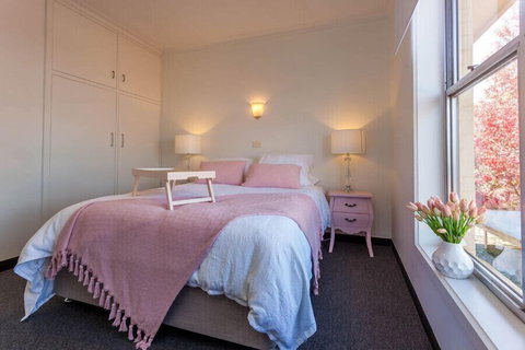 Twelve Errard - Sunshine Coast Guide 0