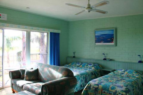 Inverloch Motel - Sunshine Coast Guide 7