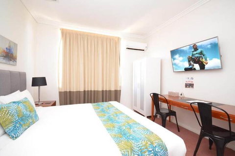 The Hallows Accommodation - Sunshine Coast Guide 5