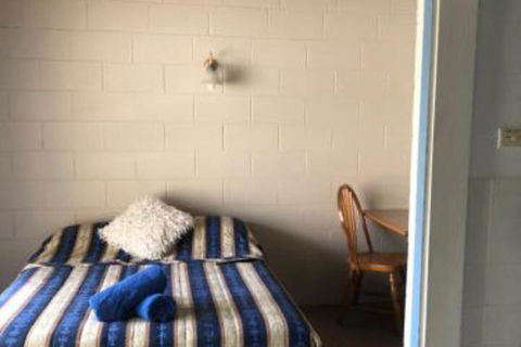 Colonial Palms Motel - Sunshine Coast Guide 7