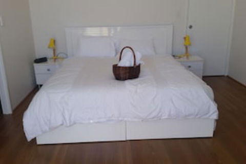 Wyatt Retreat - Sunshine Coast Guide 0