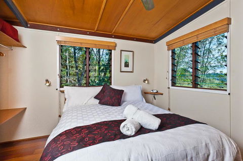 Rosebrook Cottages - Sunshine Coast Guide 1