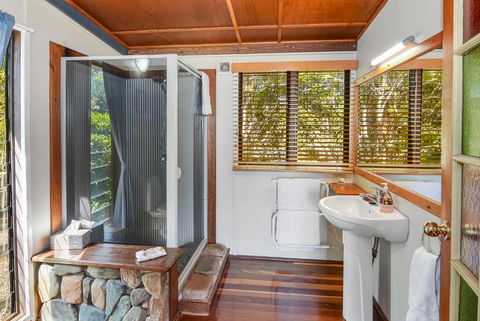 Rosebrook Cottages - Sunshine Coast Guide 5