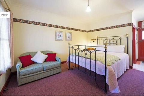 Maldons Eaglehawk Motel - Sunshine Coast Guide 5
