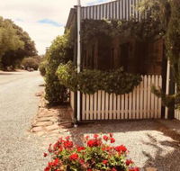The Olde Devonshire House - Sunshine Coast Guide