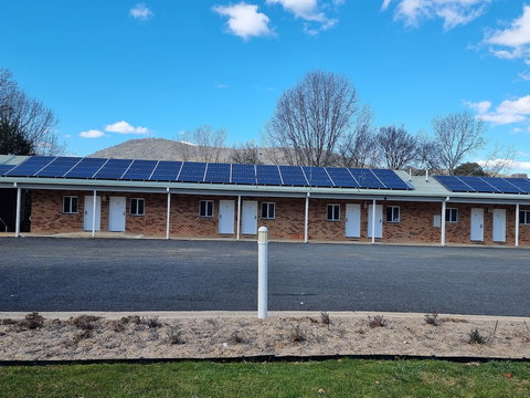 Tumbarumba Motel & Elms Restaurant - Sunshine Coast Guide 0