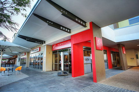 Townsville Central Hotel - Sunshine Coast Guide 4
