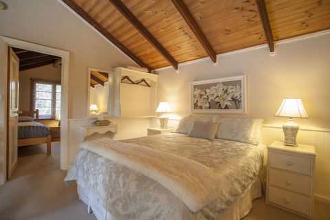 William Bay Cottages - Sunshine Coast Guide 0