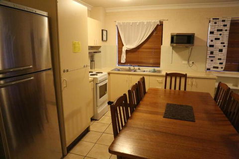 Kirwan Apartments 49 - Sunshine Coast Guide 5