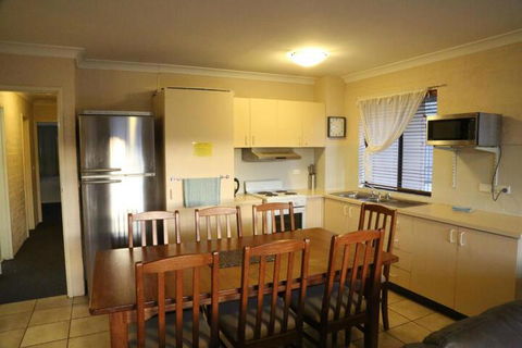 Kirwan Apartments 49 - Sunshine Coast Guide 3