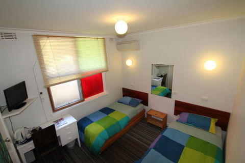 Bunkhouse Motel - Sunshine Coast Guide 6