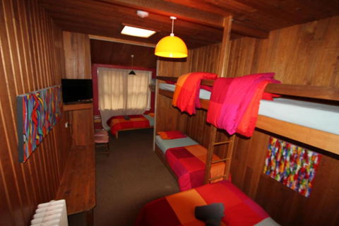 Bunkhouse Motel - Sunshine Coast Guide 5