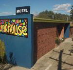 Bunkhouse Motel - Sunshine Coast Guide