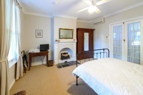 Hope Farm Guesthouse - Sunshine Coast Guide 3