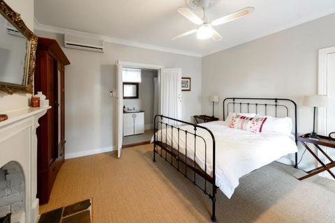 Hope Farm Guesthouse - Sunshine Coast Guide 4