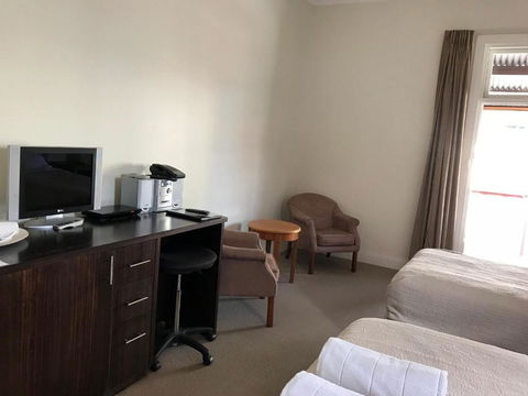 The Bridgetown Hotel - Sunshine Coast Guide 1