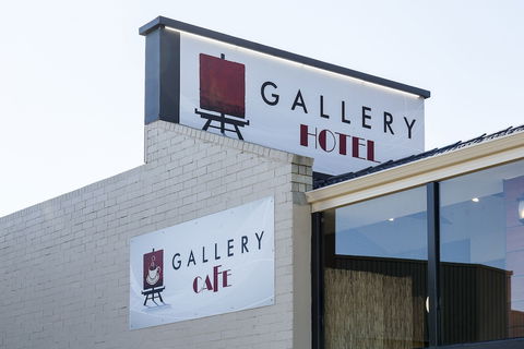 Gallery Hotel - Sunshine Coast Guide 0