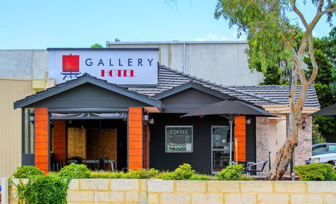 Gallery Hotel - Sunshine Coast Guide 1