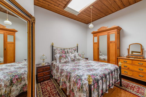 Bridge Cottage - Sunshine Coast Guide 5