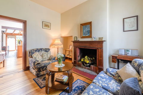 Bridge Cottage - Sunshine Coast Guide 6