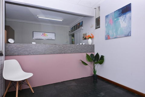 Motel Poinsettia - Sunshine Coast Guide 6