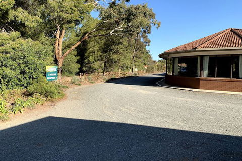 Kingswood Motel - Sunshine Coast Guide 4