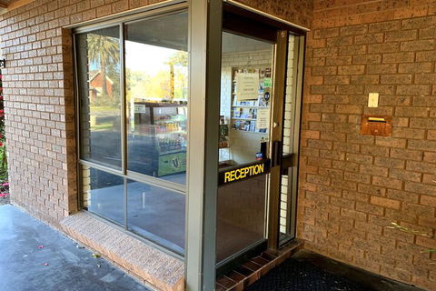 Kingswood Motel - Sunshine Coast Guide 7