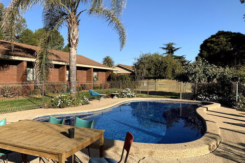 Kingswood Motel - Sunshine Coast Guide 5