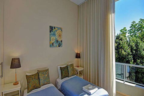 Aqua Viva 2 - Sunshine Coast Guide 5