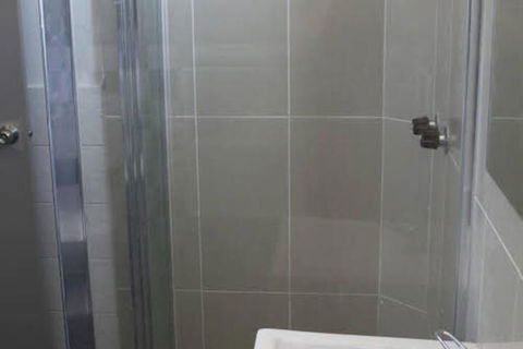 Dickson Backpackers - Sunshine Coast Guide 5