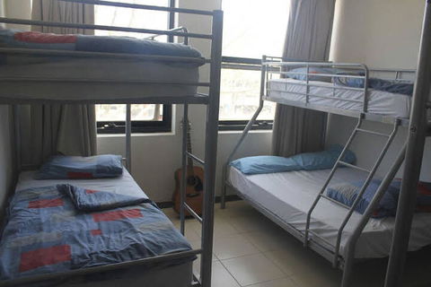 Dickson Backpackers - Sunshine Coast Guide 4