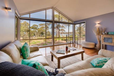 Sea La Vie - Sunshine Coast Guide 0