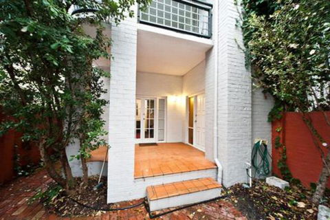 Townhouses By Uwa 1 - Sunshine Coast Guide 2