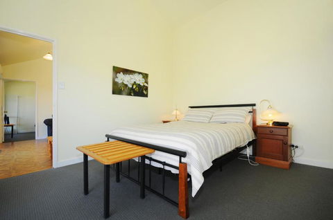 Jilba - Sunshine Coast Guide 1
