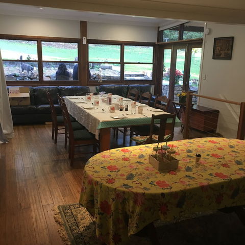 Sienna's Chalet - Sunshine Coast Guide 4