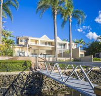 Castaway at the Greens - Sunshine Coast Guide