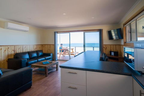 Ceduna Shelly Beach Caravan Park - Sunshine Coast Guide 3