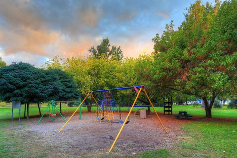 Colac Colac Caravan Park - Sunshine Coast Guide 6