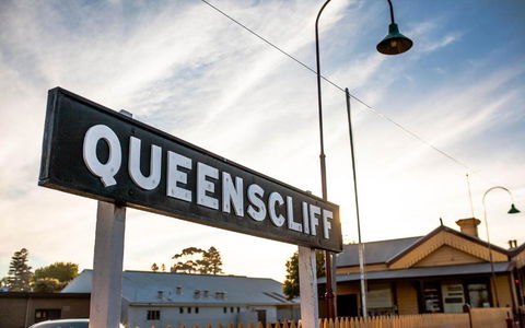 Abaleen House - Sunshine Coast Guide 3