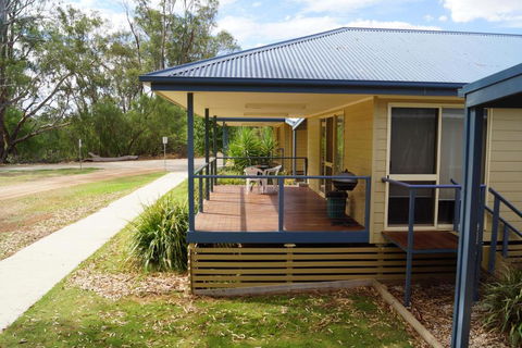 Tooleybuc River Retreat Villas - Sunshine Coast Guide 3